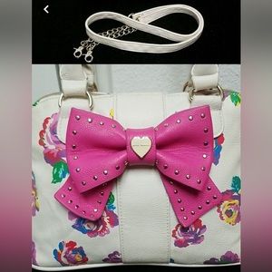 🌸🌸EUC Betsey Johnson purse! Perfect for spring 🌸🌼🌻